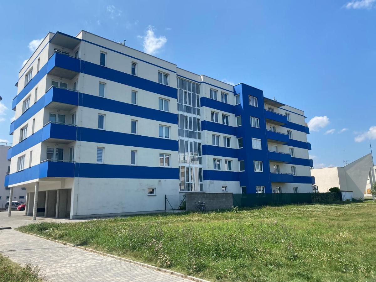 Stylovy Apartman Artdeco Apartment Podebrady Exterior photo
